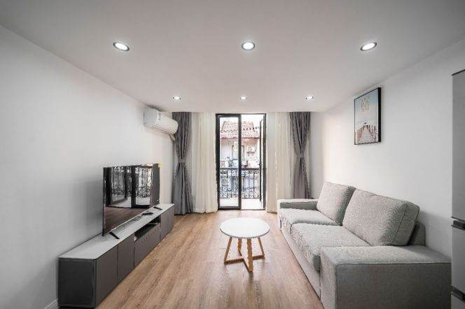 Cozy Furnished 1Br w. Balcony @iapm