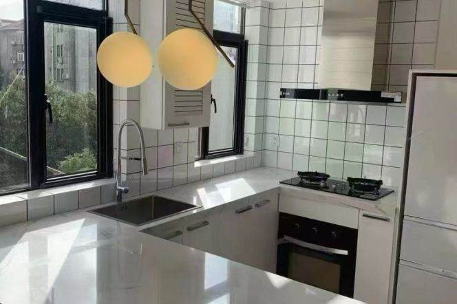 South Shanxi rd 1BR apartment with balcony