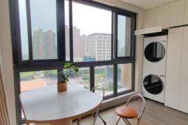 Modern 3 br in New Jing'an . easy to L 1 Shanghai Circus World