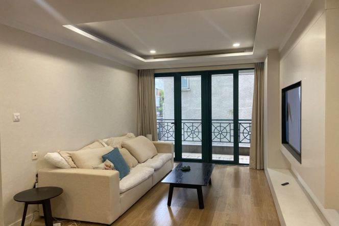 Decent 2br/2bt Flat in Changle Road with surrounding Balconies