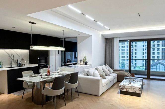  Luxury 3-Bedroom Apartment | Xintiandi