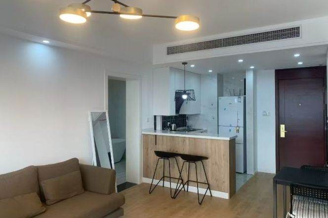 Elevator 1br near West Nanjing Rd