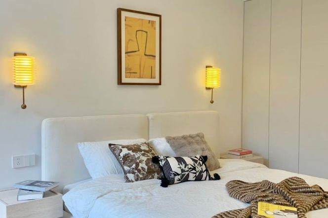 brand new elevator 1br with terrace Nr xujiahui M1/9/11