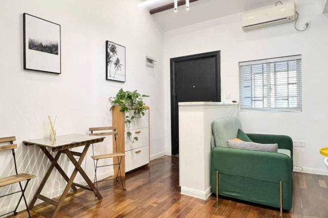High ceiling 1Br/1Lr/1Bt apt nr Changshu rd,M1/7