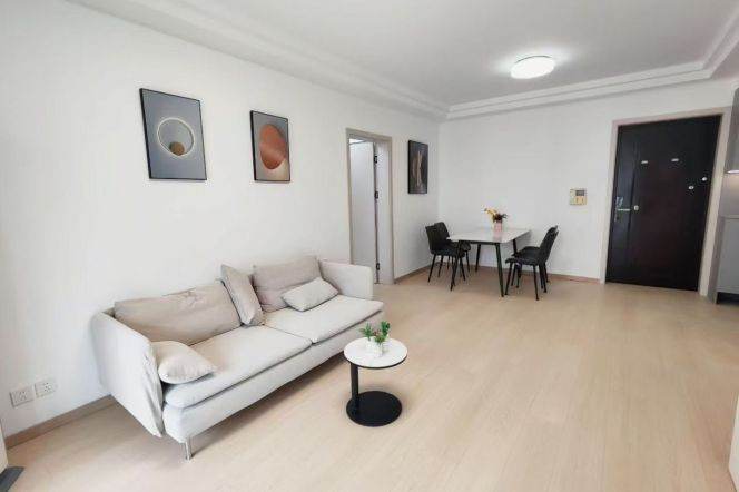modern big 2brs floor heating balcony beside Century park only 15.5K