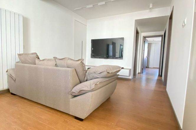Elevator big 3br/2bt Flat close to People's Square