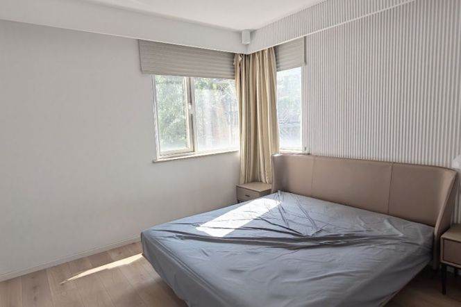 Xinhua rd., 3Br 2Ba 1Balcony 150Sqm, Jiao tong university, L3/4/10/11
