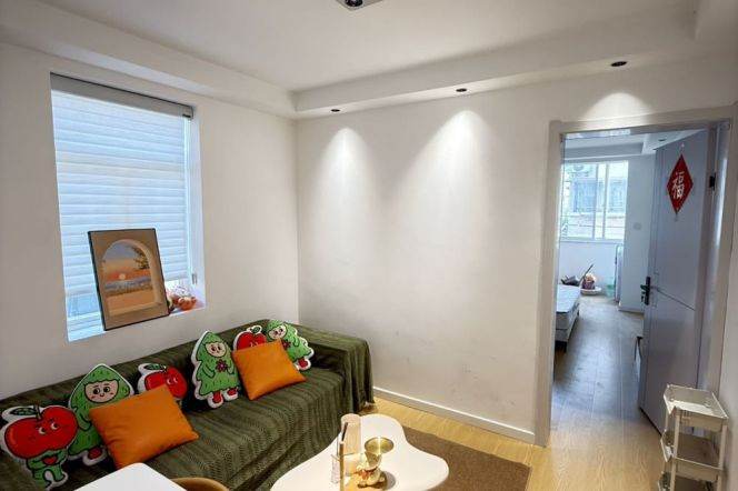8.8k Clean 2Br Nr Jiangsu Rd.line2/11