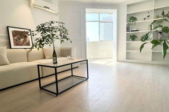 Zhongshan park 1BR 2LR@L2/3/4,108 sqm/elevator/high floor/big living room