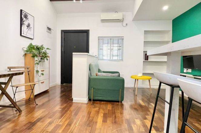 High ceiling 1Br/1Lr/1Bt apt nr Changshu rd,M1/7