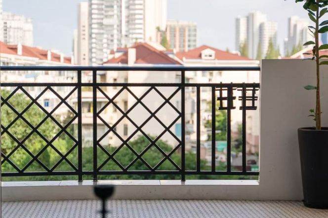 Jiaotong university charming & nice 3br2bt with 25k