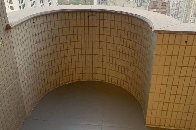 modern 3brs floor heating open balcony beside Zhong shan park line 2,3,4 only 18K