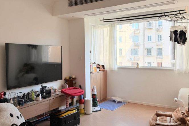 2Bdrs 1Bath Apt/Fabulous /Zhongshan Park/SuZhou Creek/L3/4/13Jinshajiang Rd