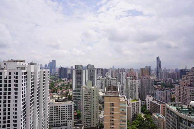 modern 3brs floor heating open balcony beside Zhong shan park line 2,3,4 only 18K