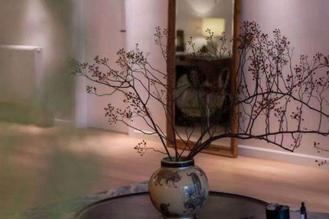 Luxury 220sqm 3BR — 42,800 RMB