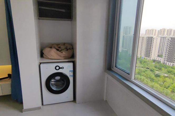 Good Air flow 3 br next NYU , easy to L 8 lingzhaoxincun st + L 6/8/11 Oriental sports center
