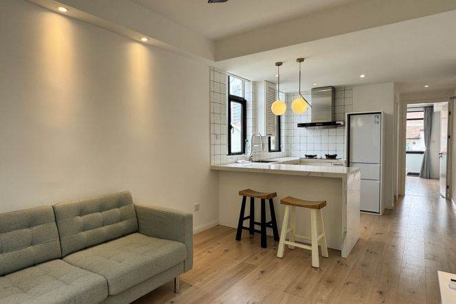Standard 1Br Apt + balcony /Jianguo rd / South Shanxi rd /Iapm/8.4K
