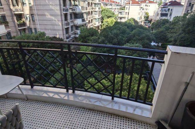 Xinhua rd., 3Br 2Ba 1Balcony 150Sqm, Jiao tong university, L3/4/10/11