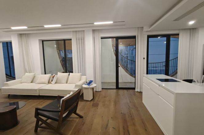 4BR/Balcony/130sqm/Old Xuhui/Jiaotong University Line10,11