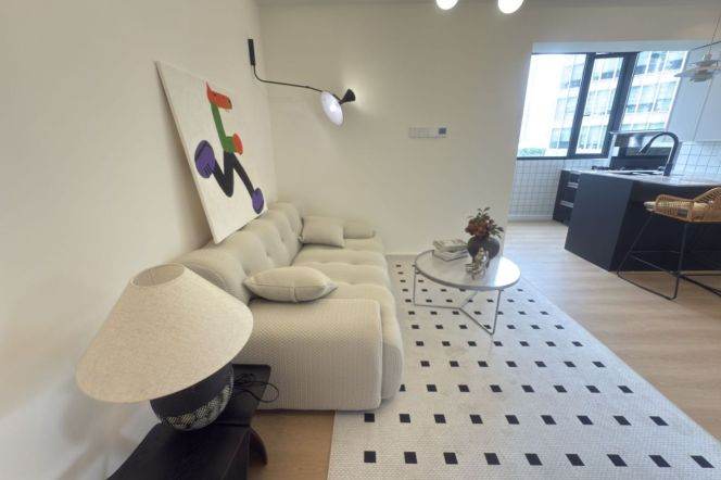 Bright spacious Apt in Da'an City 