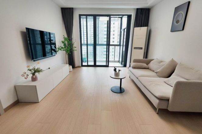 modern big 2brs floor heating balcony beside Century park only 15.5K