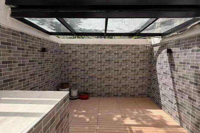 Shanghai Library 1BR apartment with garden