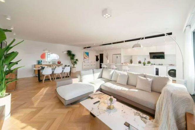 Jiangsu station spacious & charming 3br2bt with 24.5k