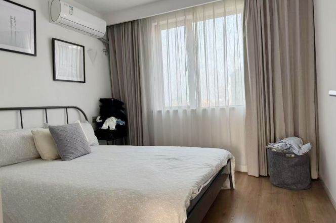modern 3brs floor heating nice view near Jing an temple line 2,7,14 only 21.5K