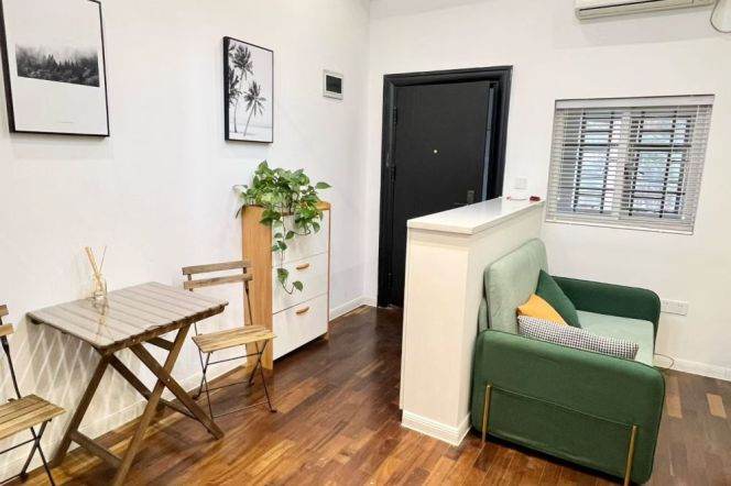 High ceiling 1Br/1Lr/1Bt apt nr Changshu rd,M1/7
