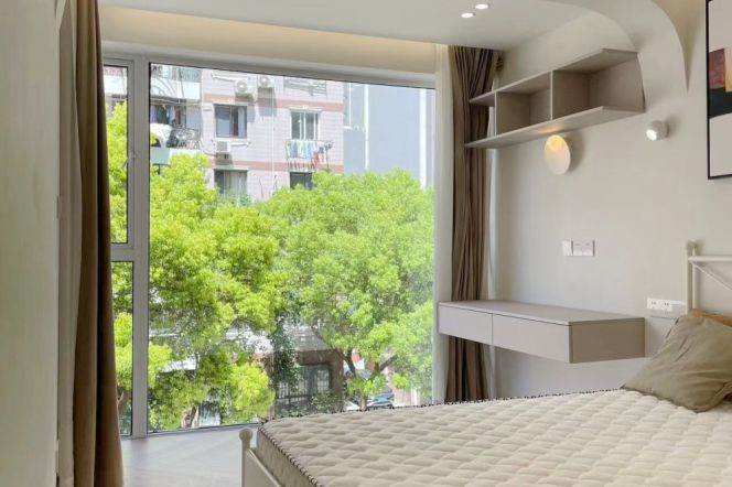 Modern&Very Bright&Spacious 2Bdrs 1Bath Apt+L14/13 Wu Ning Rd+French Windows