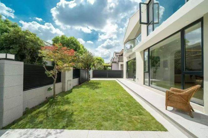  Premium 6-Bedroom  Villa by Panlong Tiandi & NECC with Private Yard & Dual Terraces