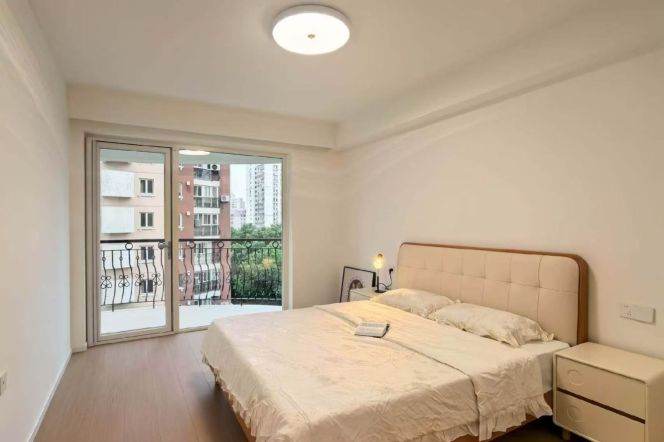 Open Balcony 2Bedrooms Apt+Floor heating+oven@ Zhongshan Park