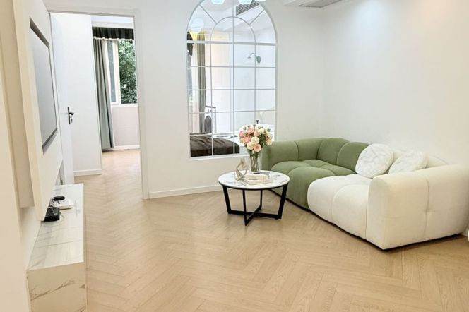 7.6k Comfort 1Br with elevator Nr West Yan'an Rd.line3/4