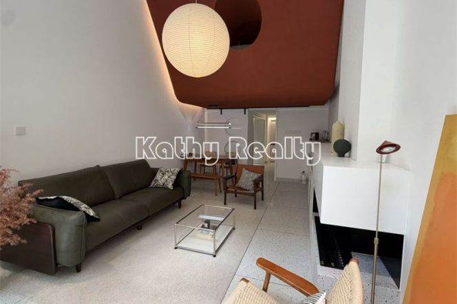 Beautiful Lane house with lift Jing’an temple 42k