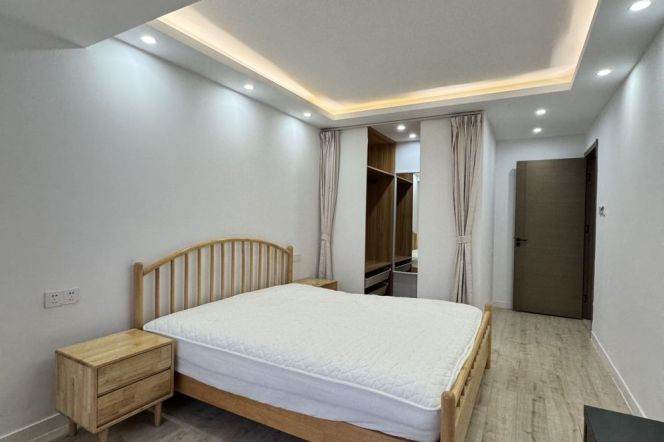 Highrise &Moder 1BR  | Cozy deco | Changshu rd Mt | Heating +Central AC