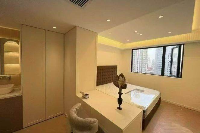 Jiaozhou rd/Changshou rd 3bedrooms 2bathrooms apt wt floor heating;L7/13