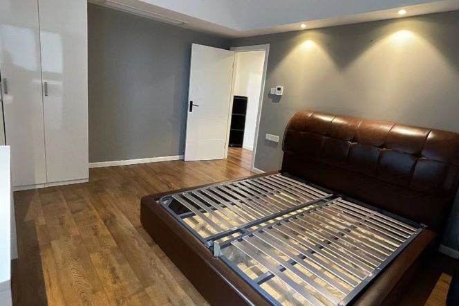  Quality 2br high-rise with Parking nr South Shaanxi Rd   Line 1/10/12  