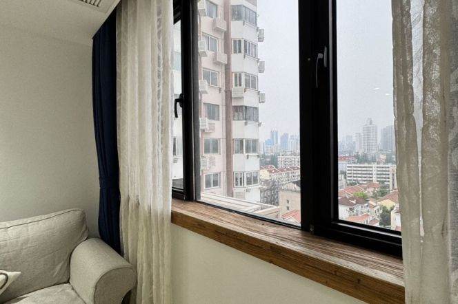 Highrise &Moder 1BR  | Cozy deco | Changshu rd Mt | Heating +Central AC