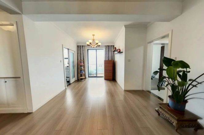 Elevator Decent 2BR good Layout available soon