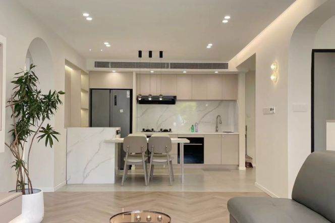Modern&Very Bright&Spacious 2Bdrs 1Bath Apt+L14/13 Wu Ning Rd+French Windows