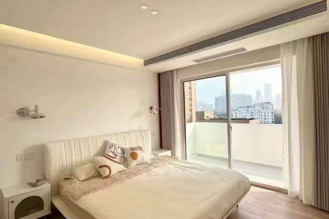 Fengyang Rd/Xinchang Rd large 4br/2lr/2ba apt with floor heating;L1
