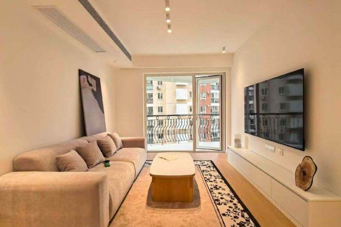 Open Balcony 2Bedrooms Apt+Floor heating+oven@ Zhongshan Park