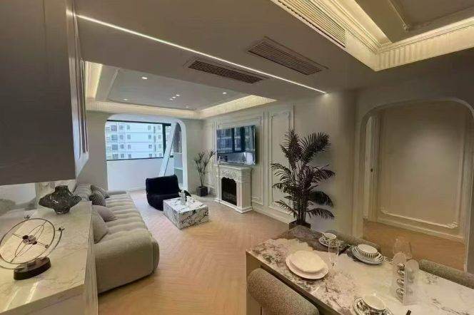 Jiaozhou rd/Changshou rd 3bedrooms 2bathrooms apt wt floor heating;L7/13
