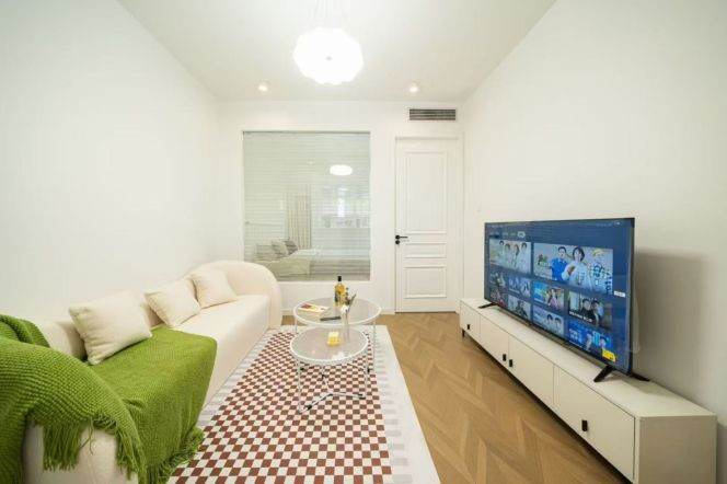 Jiangning rd/cozy 1br 1lr/bright room/central AC/Nice deco&location,@L13