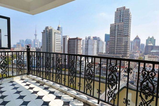   River-view 3+1 Br overlooking Suzhou Creek with Bund & Lujiazui Skyline View, Jing’an