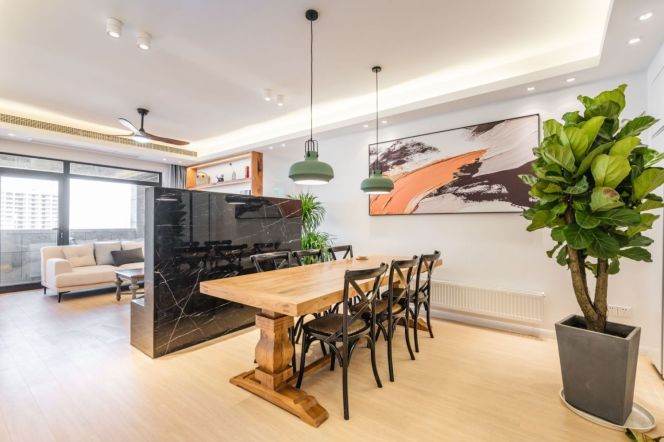  Spacious 3-Bedroom Luxury Apartment in Prime Gubei  nr Golden street 
