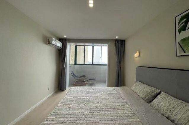 2br, malls, Subway Century Avenue, balcony, bright, 9k