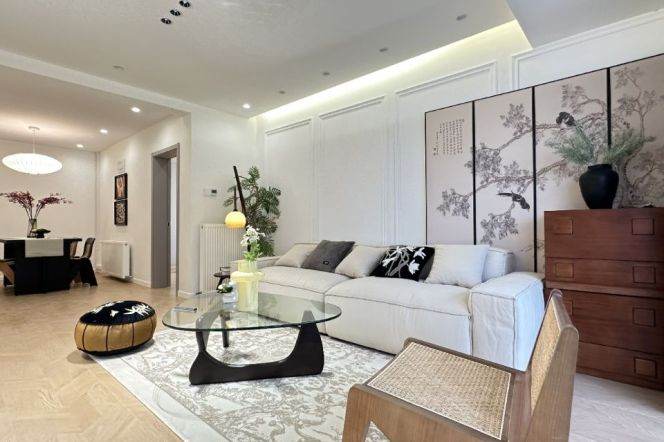 2br, 100sqm, balcony, wall heating, subway,16.5k