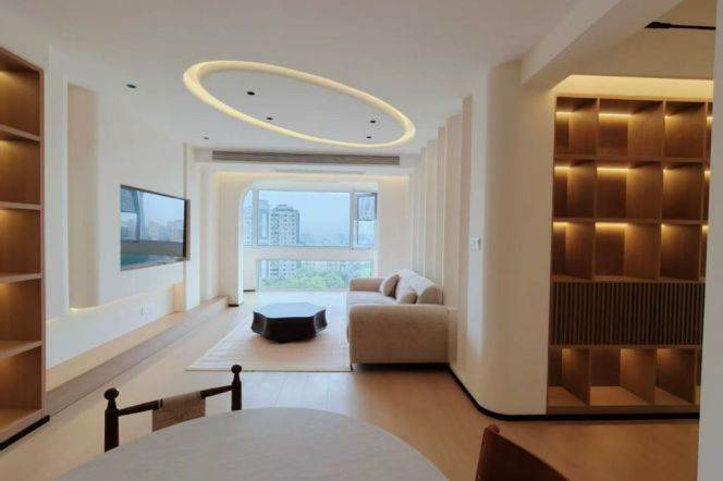 Spacious 3-Bedroom High-floor  in Prime Gubei with Full Luxury Home Appliances & Fixed Parking