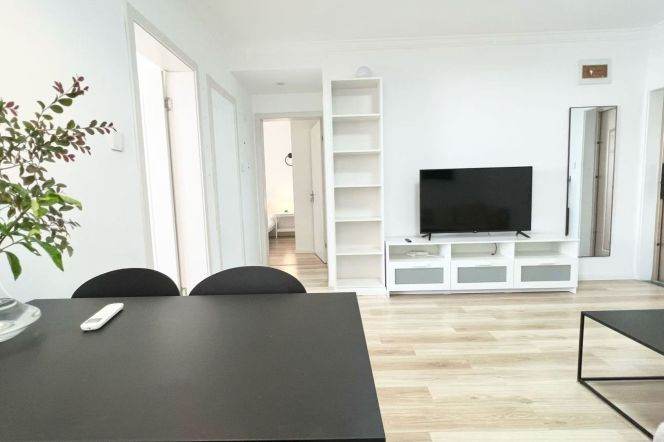 12.3k Bight 2Br Nr Changshou Rd.line7/13